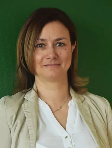 Ochtinszki Eszter